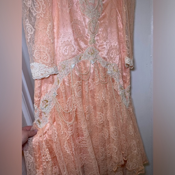 EUC True Vintage 1970s or 80s Peach Pink Lace Keyhole Pearl Appliqué Mermaid - Picture 5 of 16